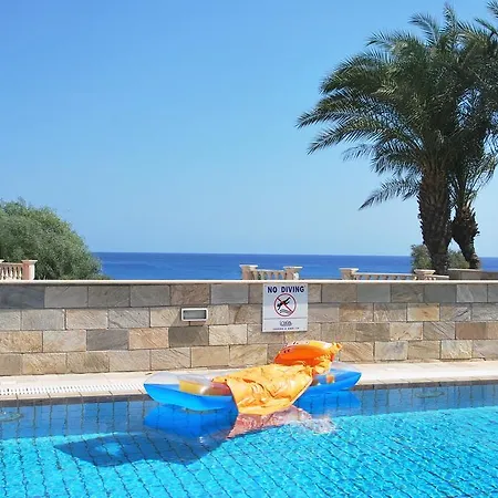 Louis Villa Paralimni