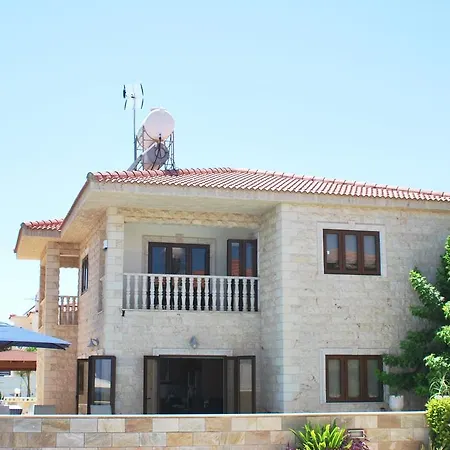 Louis Villa *